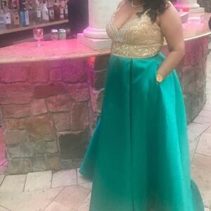 Camille La Vie - Midsize / dress ! - size 14W - with pockets